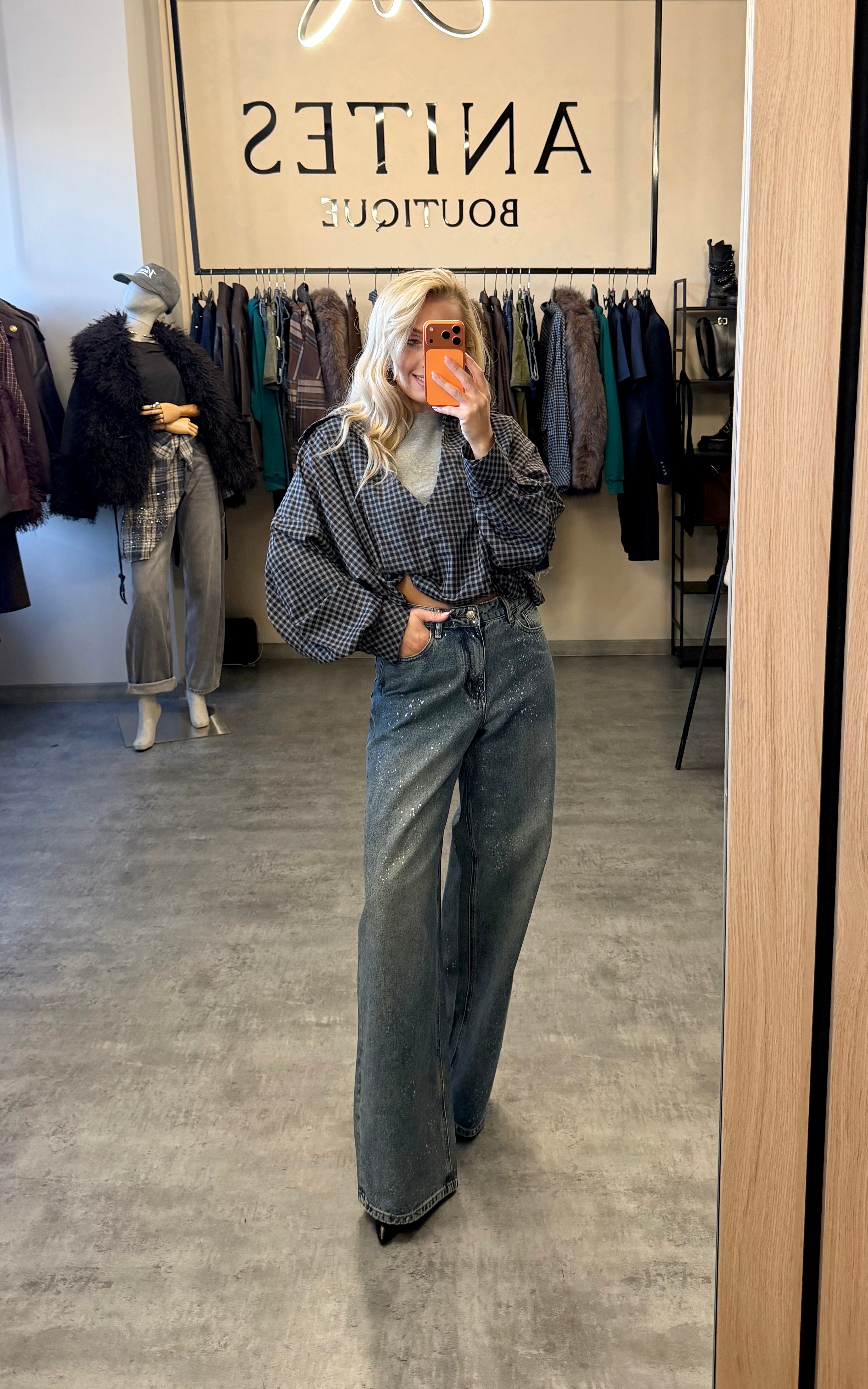 Niebieskie jeansy wide leg ELEH ze srebrnymi plamkami