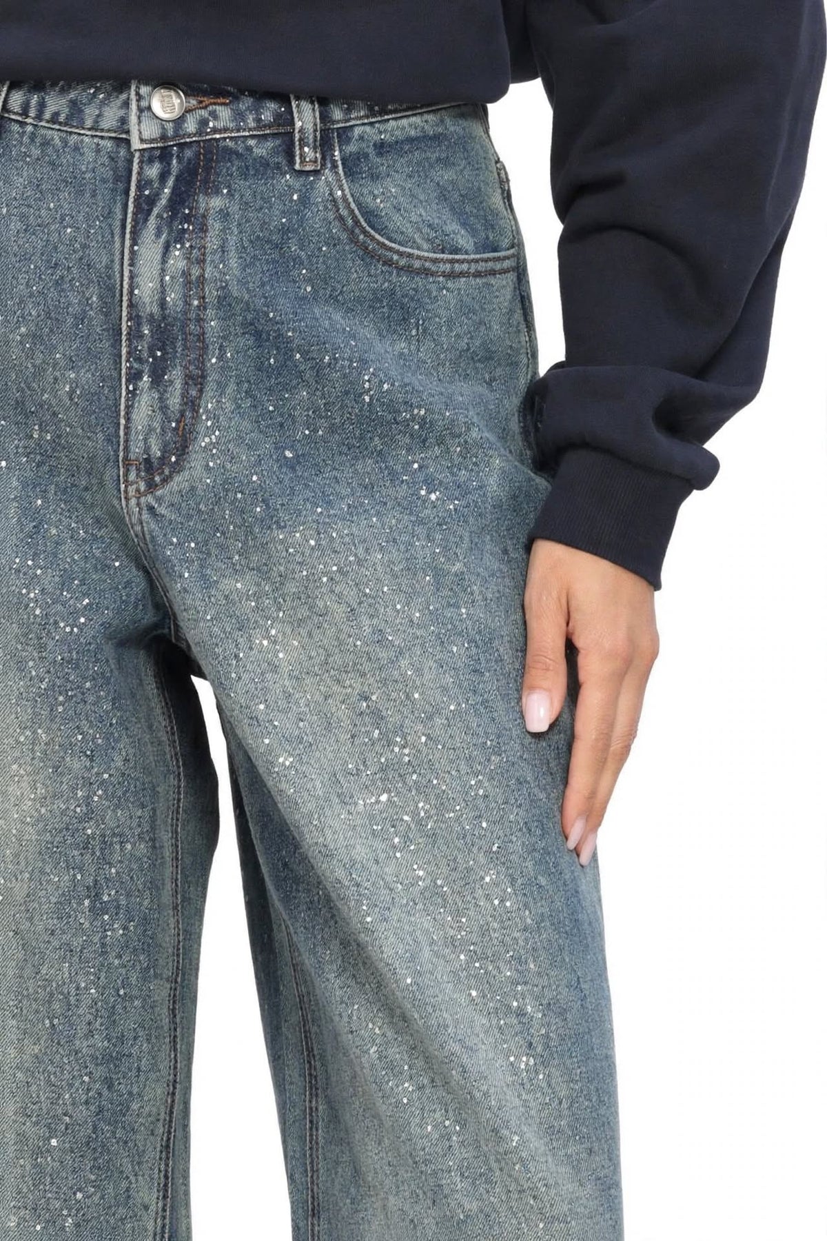 Niebieskie jeansy wide leg ELEH ze srebrnymi plamkami